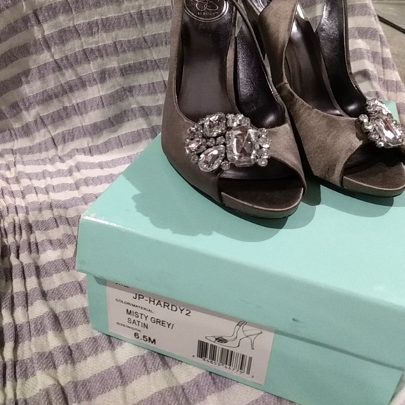 Jessica Simpson Hardy 2 grey satin pump - Picture 5 of 5